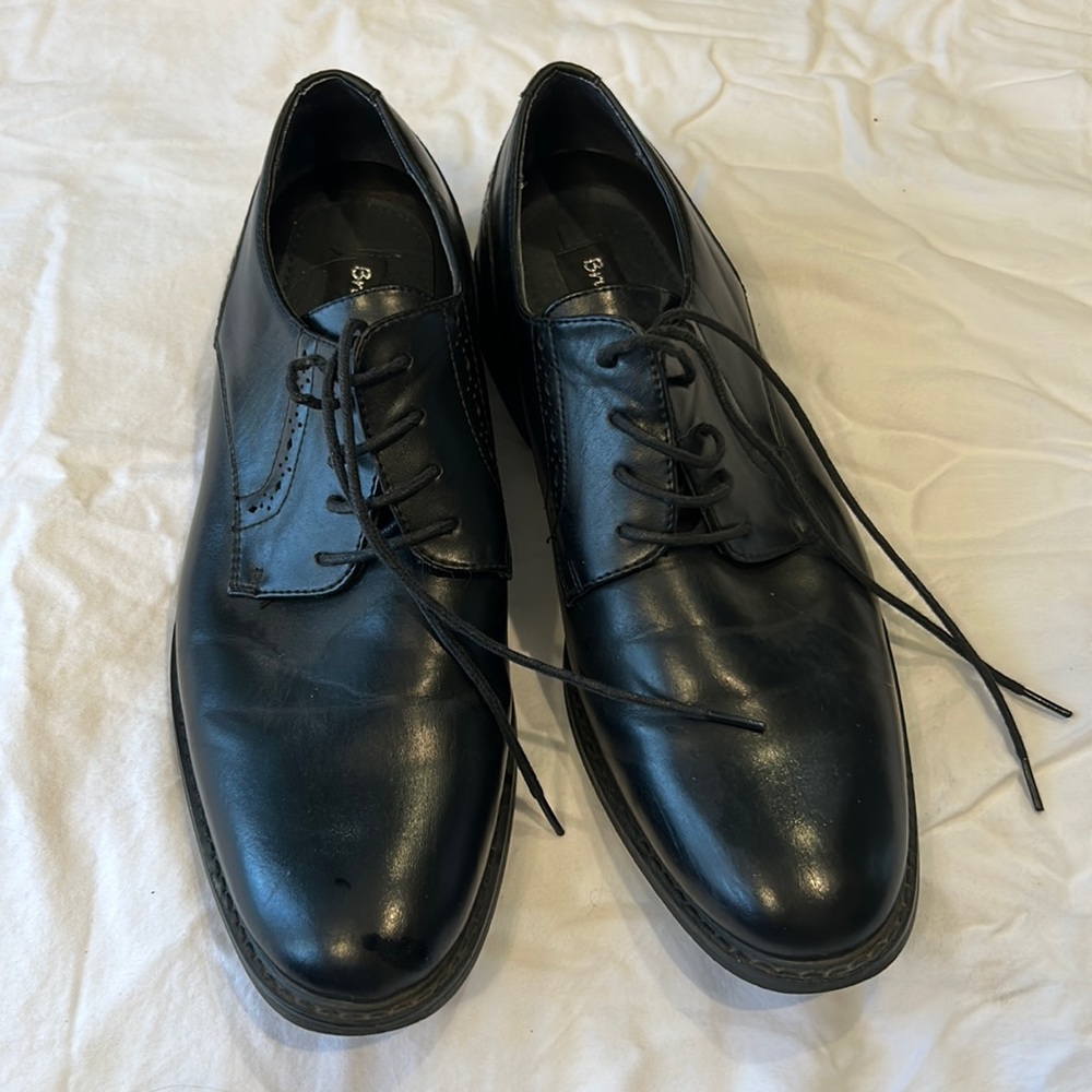 Black men’s dress shoes, size 9.5, great condition